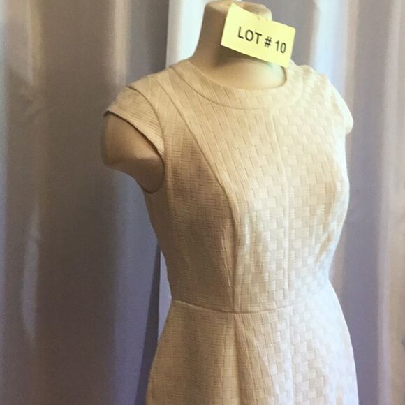 Off white dress in size 4 in basket weave design by WORTHINGTON - Picture 4 of 12